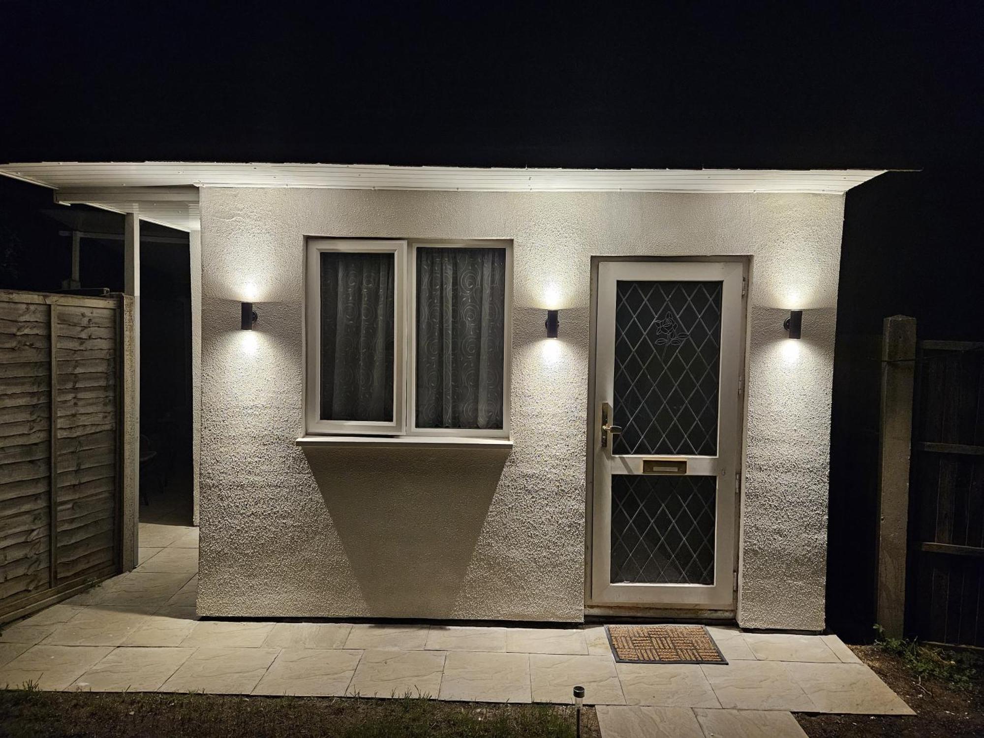 Modern Studio In Greenford, Free Wifi, Parking & Streaming Services Ealing Exteriér fotografie